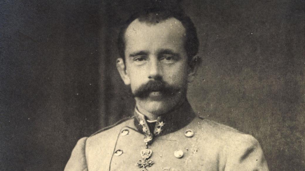 Korunní princ Rudolf ve vojenské unifromě