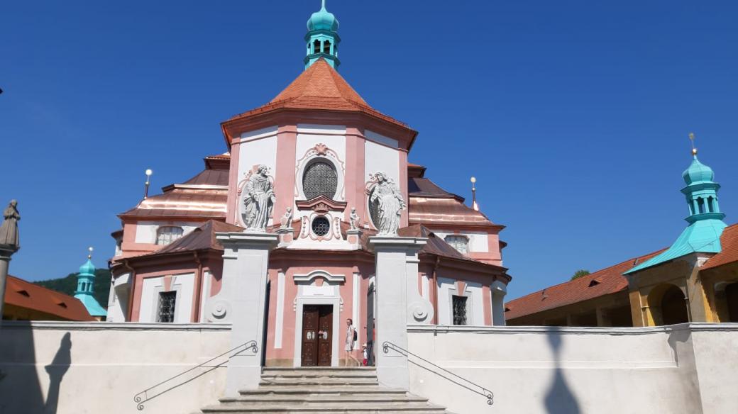 Opravený kostel Navštívení Panny Marie v Horní Polici