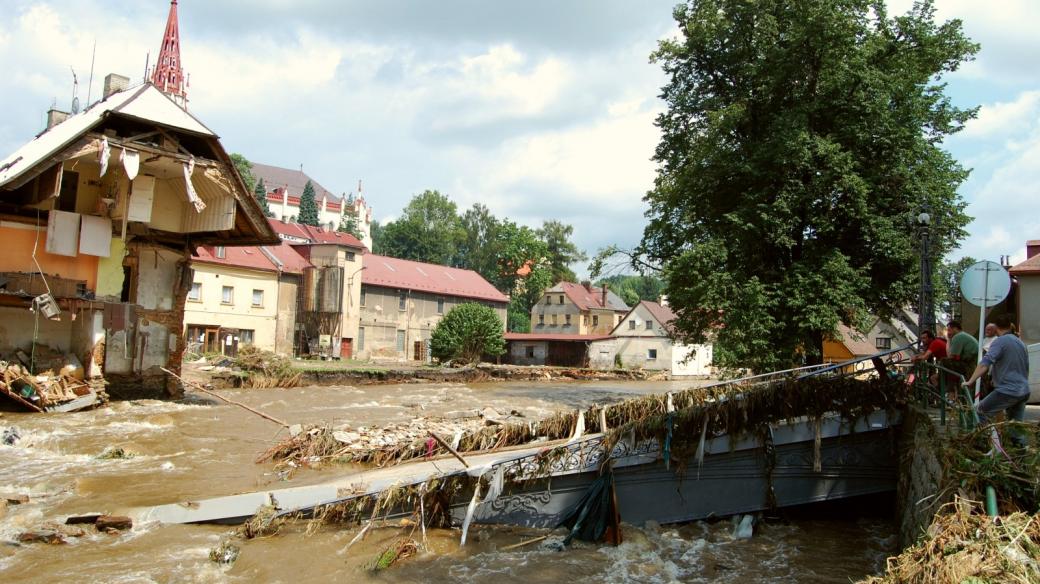 Povodně 2010 - stržený secesní most v Chrastavě