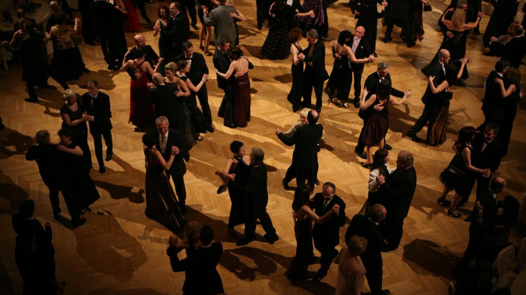 Taneční páry na plese (ilustr. obr.)