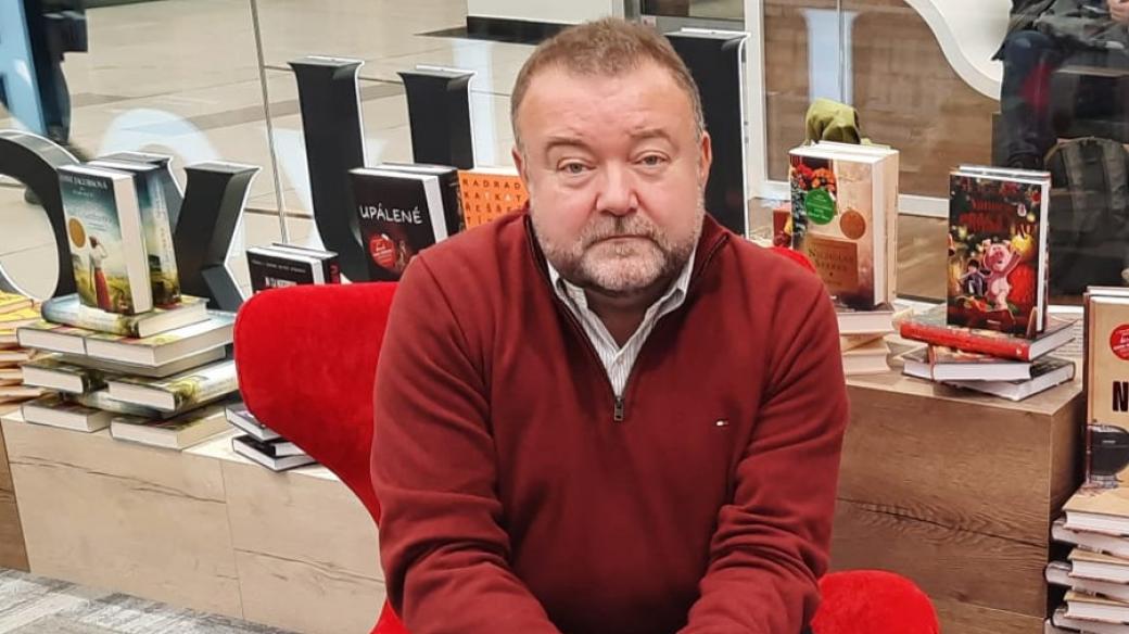 Bývalý zpravodaj České televize v Rusku Miroslav Karas představil v Liberci svou zbrusu novou knížku