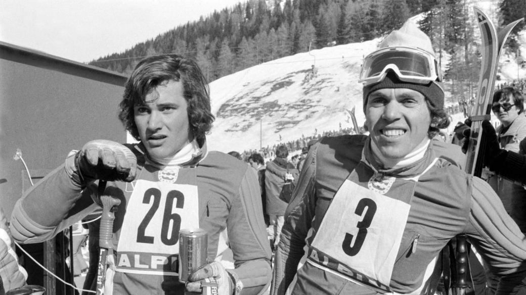 V cíli obřího slalomu zimních olympijských her v Innsbrucku (1976) Bohumír Zeman (vlevo) a Miloslav Sochor