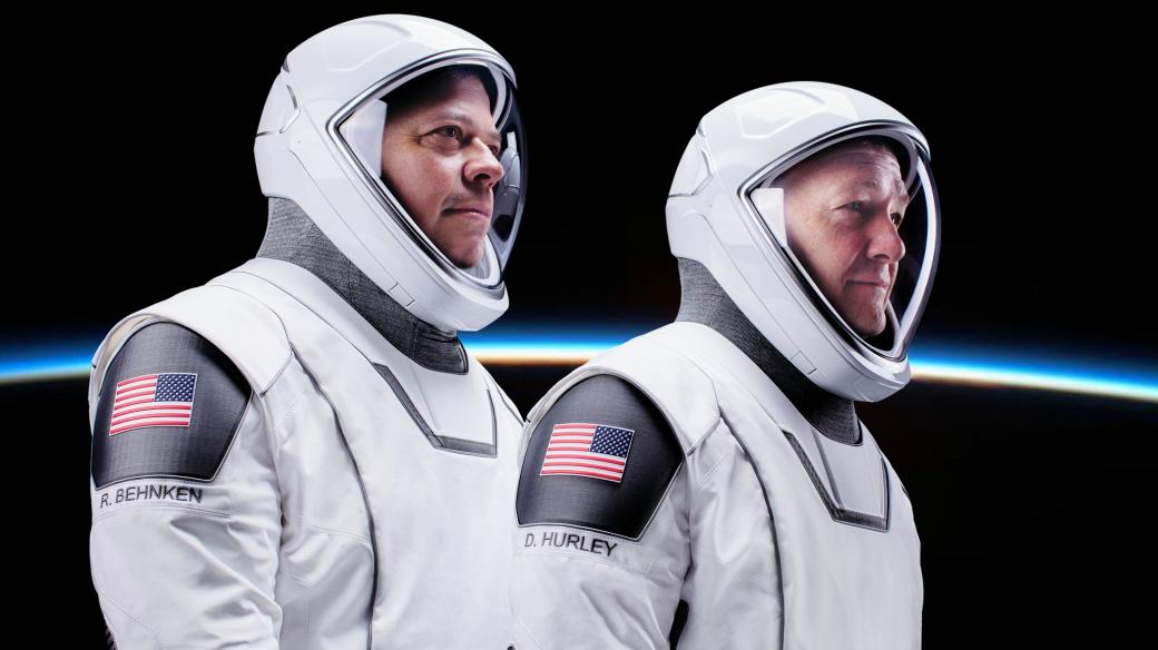 Posádka Crew Dragon: astronauté Robert Behnken a Doug Hurley