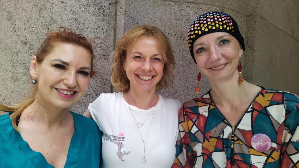 Andrea Nováková, Iva Hrnčiříková, Sabina Eli představily projekt zaměřený na onkologické pacientky