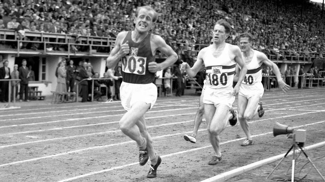 Emil Zátopek na olympiádě v Helsinkách v roce 1952
