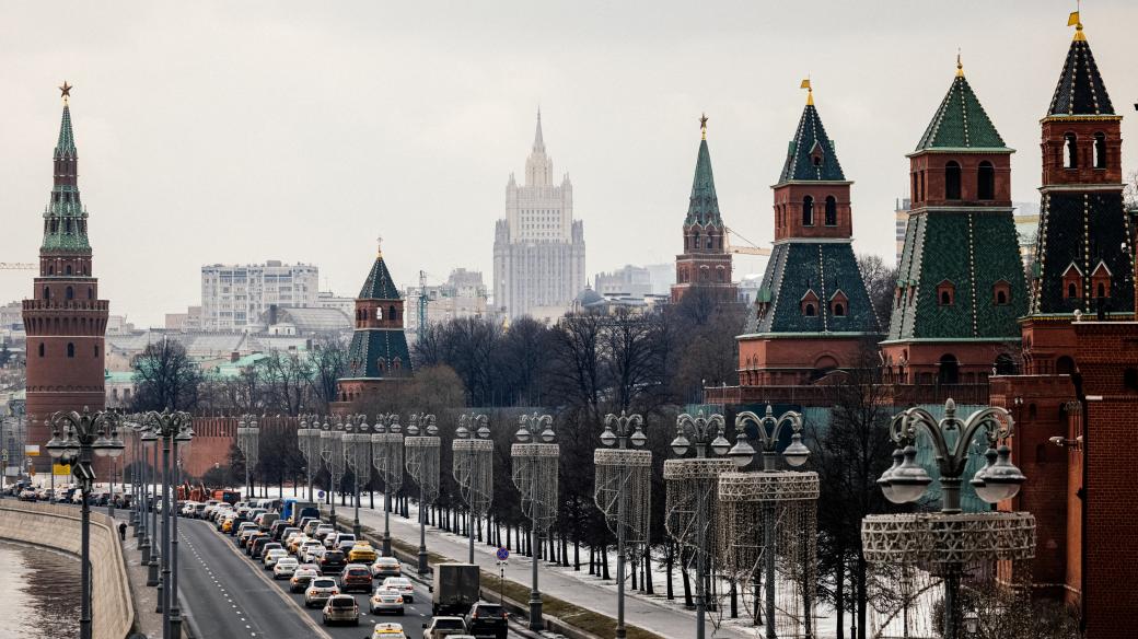 Pohled na věže Kremlu v Moskvě
