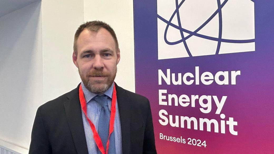 Náměstek ministra průmyslu a obchodu Petr Třešňák (Piráti) na summitu o jaderné energii v Bruselu