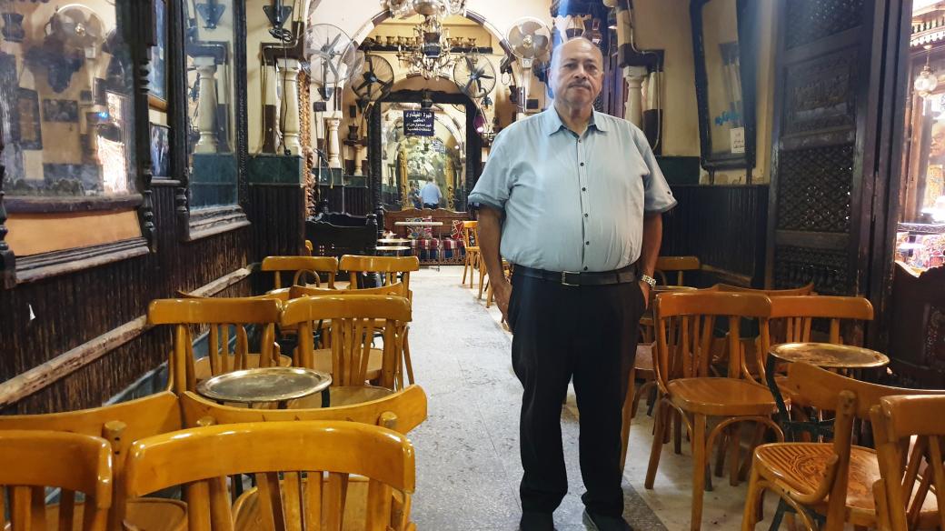 Jeden z dnešních majitelů kavárny al-Fišáwí, Hagg Ahmad