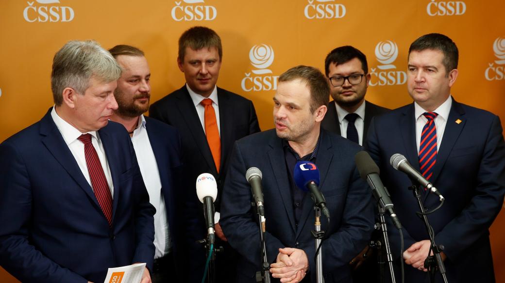 Michal Šmarda s novým vedením ČSSD, volební sjezd strany v Hradci Králové v březnu 2019