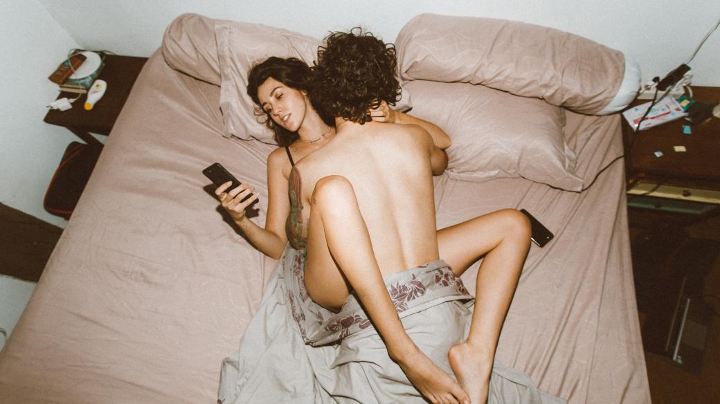 porno - sex - závislost na mobilu