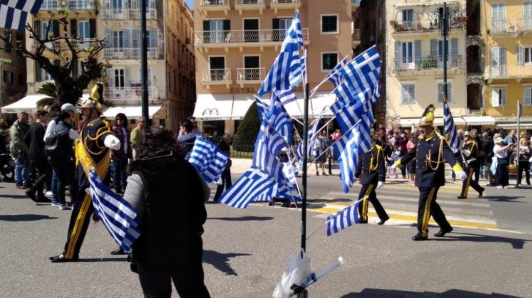 Pravoslavné Velikonoce na Korfu jsou spojené s procesím dechových kapel
