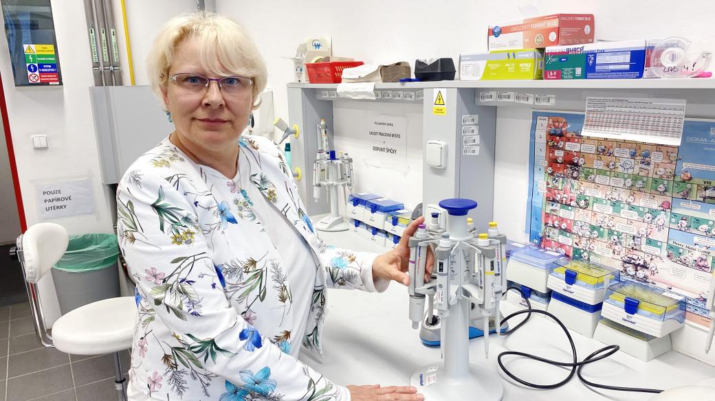 Imunoložka Zuzana Bílková ve své laboratoři