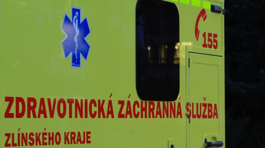 Baťova nemocnice Tomáše Bati ve Zlíně- vůz zdravotnické záchranné služby Zlínského kraje