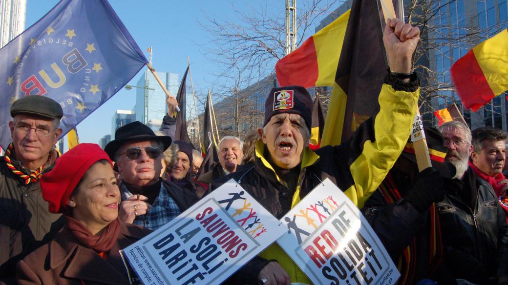 V belgické metropoli Bruselu demonstrovaly 18. listopadu tisíce Belgičanů. Poklidnou manifestací a průvodem městem dav složený ze zástupců obou hlavních jazykových skupin – Vlámů i Valonů – vyjádřil podporu zachování jednoty země