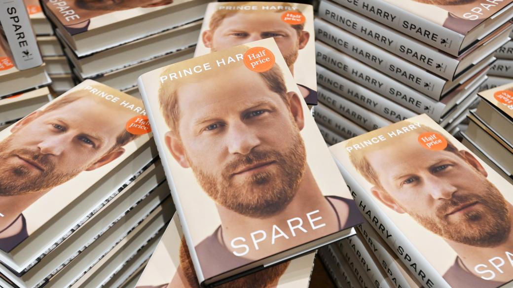 Nová kniha Prince Harryho Náhradník