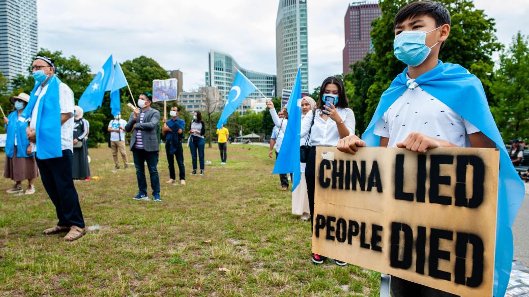 Demonstrace v Haagu proti utlačování Ujgurů