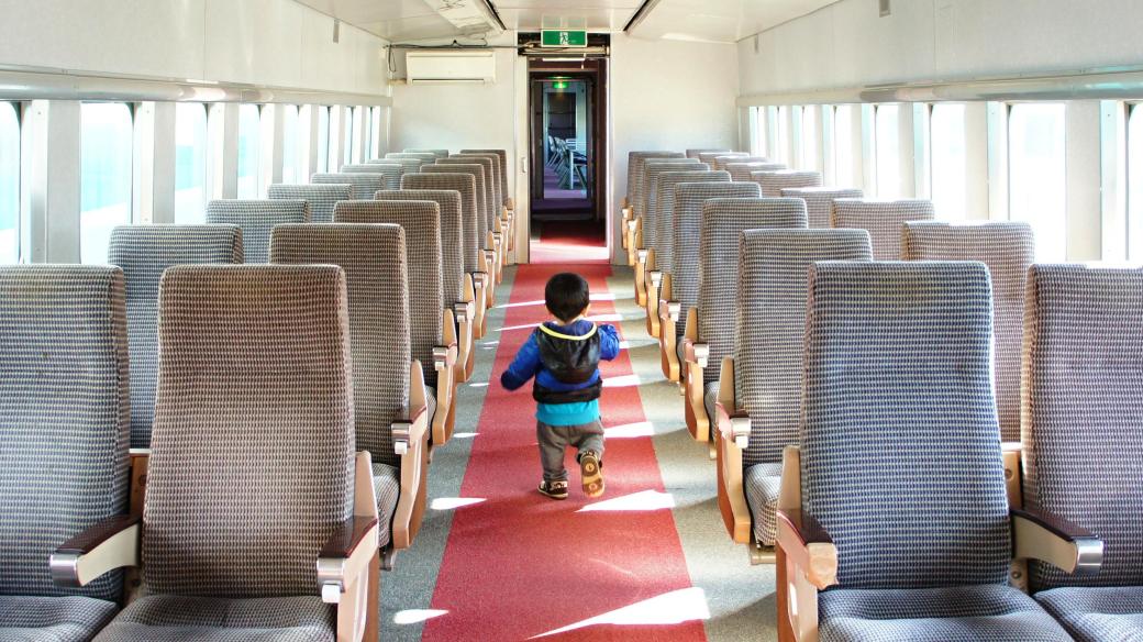 Dítě ve vlaku