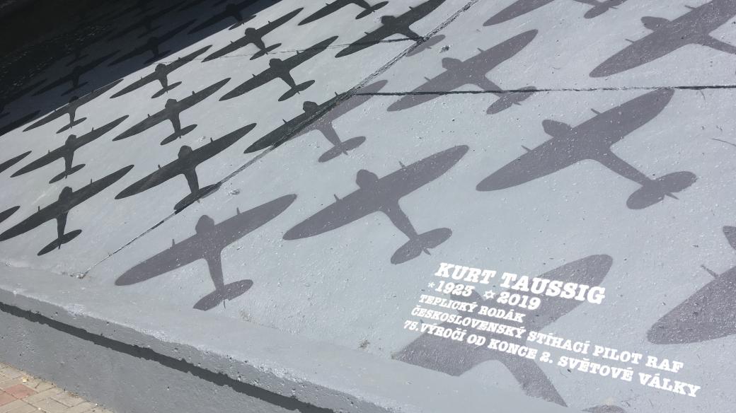 Nové obří graffiti připomíná v Teplicích tamního rodáka Kurta Taussiga, letce RAF