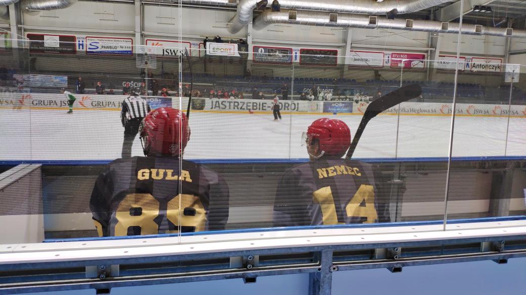 Hokejisté Jiří Gula a Erik Němec v polské nejvyšší ligové soutěži