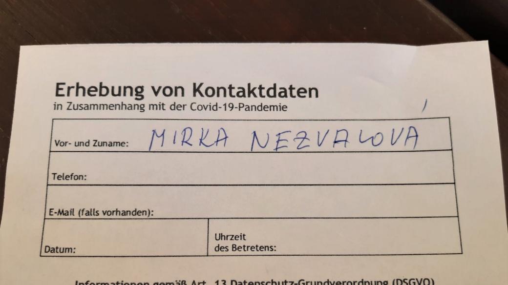 Formulář, který musí vyplňovat návštěvníci rakouských restaurací