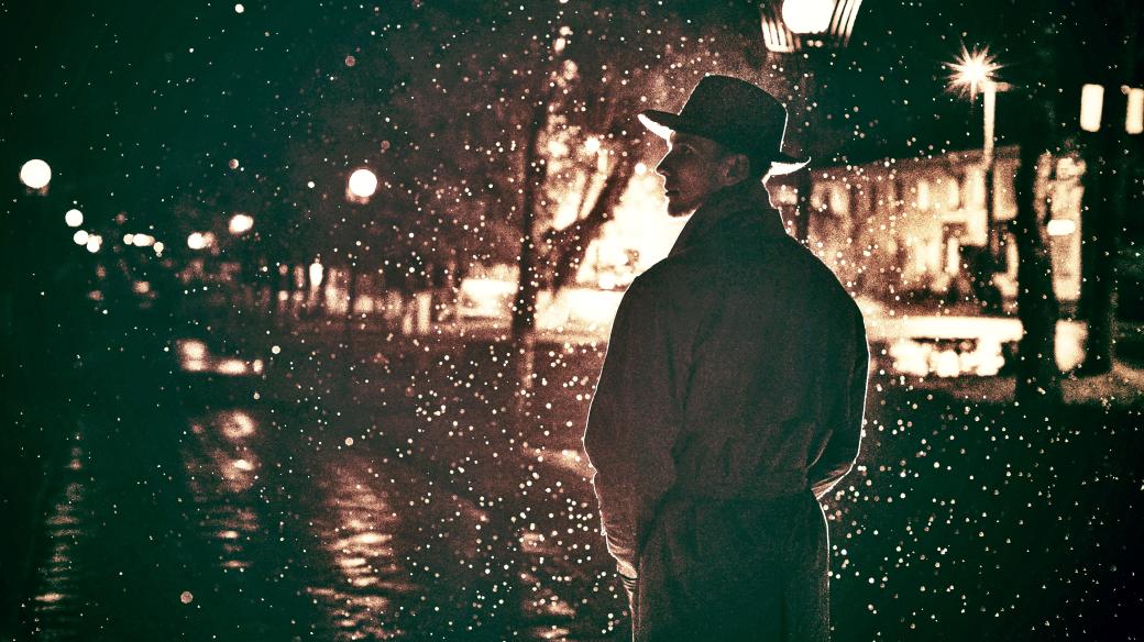Muž v klobouku, Londýn