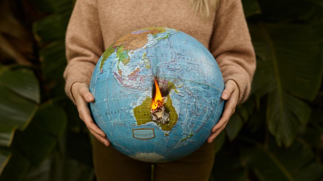 hořící planeta, globus