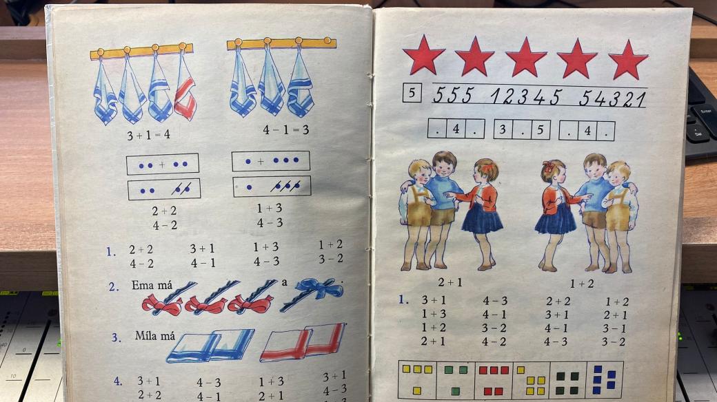 I desítky let staré učebnice matematiky můžou dětem posloužit taky v současné době