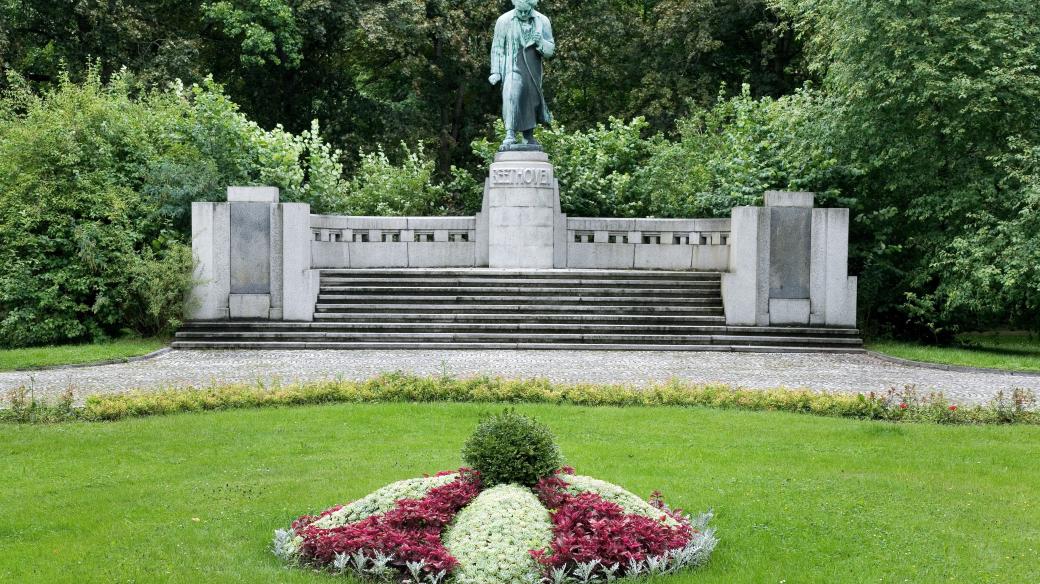 Beethovenův pomník v Karlových Varech