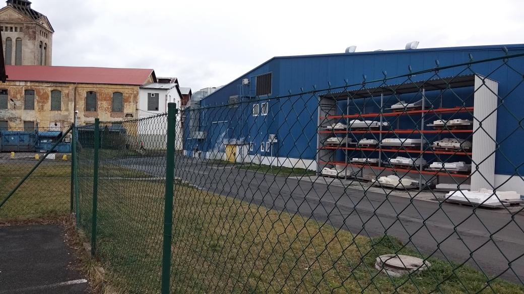 Firma HP-Pelzer sídlí v areálu bývalého cukrovaru v Žatci