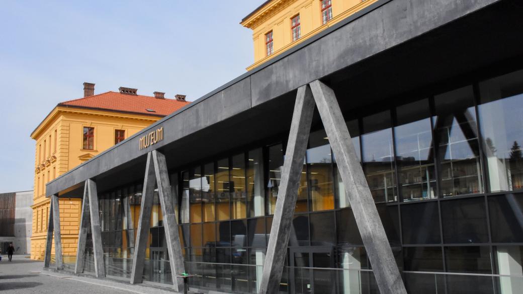 Opravená Gayerova kasárna v Hradci Králové začínají sloužit muzeu