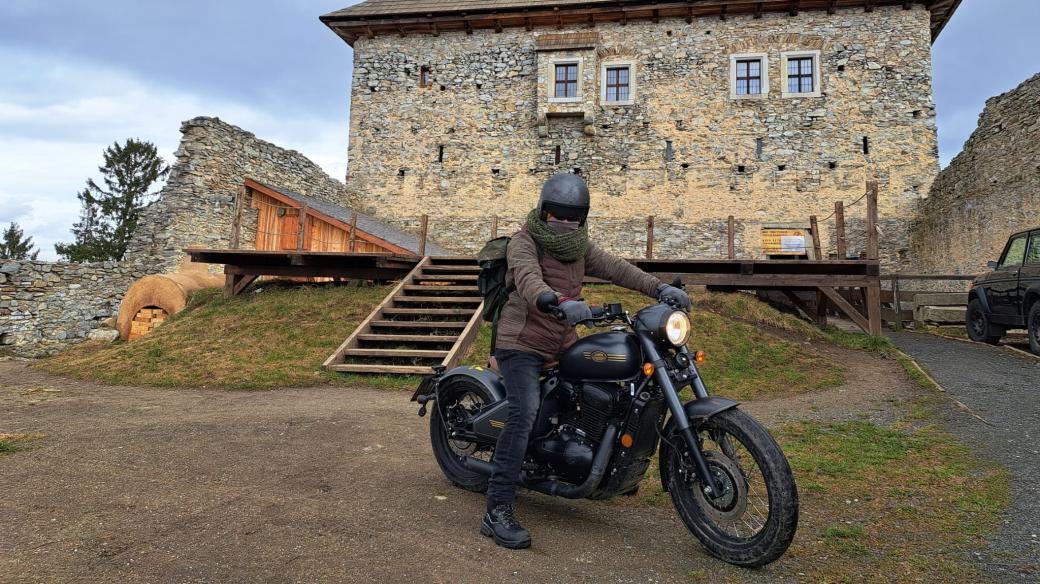 Kastelán Kašperku je vášnivý motorkář