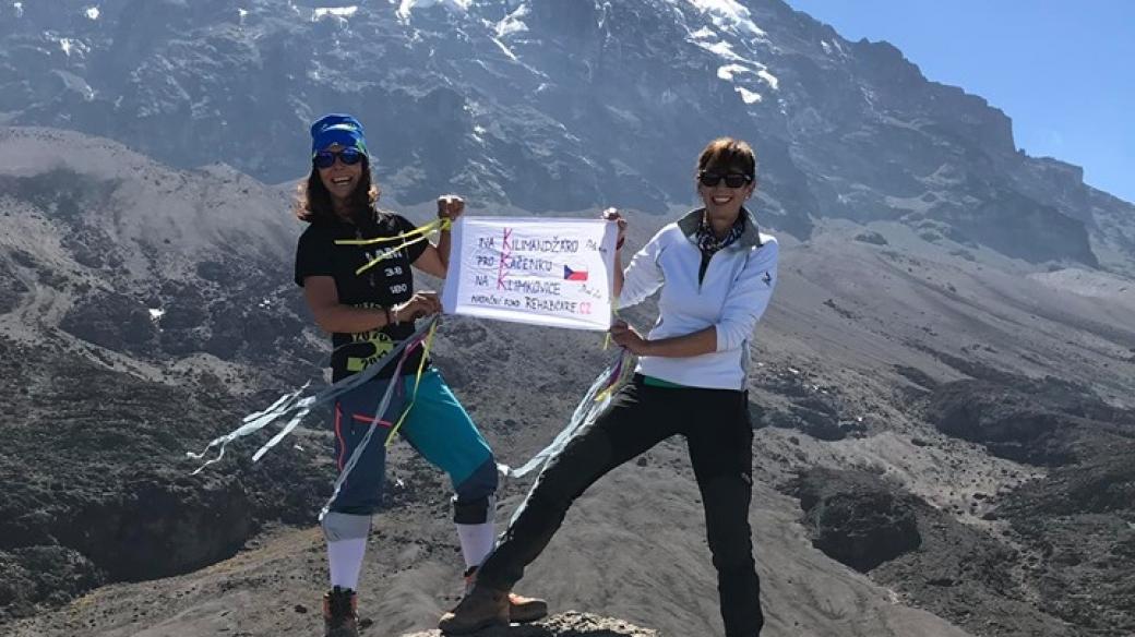 Alena a Dáša se rozhodly vyšplhat na nejvyšší horu Afriky do výšky 5895m. Svým výstupem podpoří sbírku na Kačenku a její další Klim-Therapy