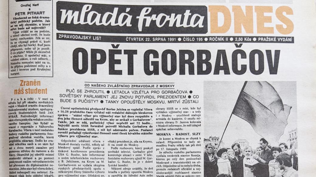 Titulní strana Mladé fronty Dnes z 22. srpna 1991 informuje o krachu puče
