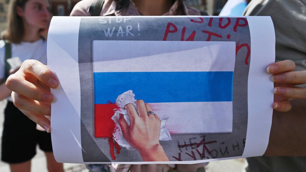 Rusové protestují proti válce