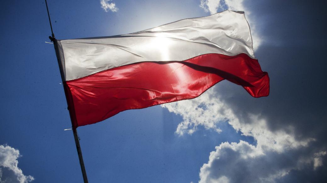 Polská vlajka, ilustrační foto