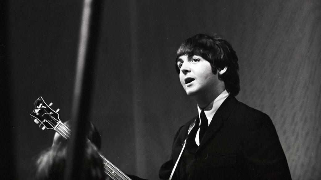 Paul McCartney na snímku z roku 1965