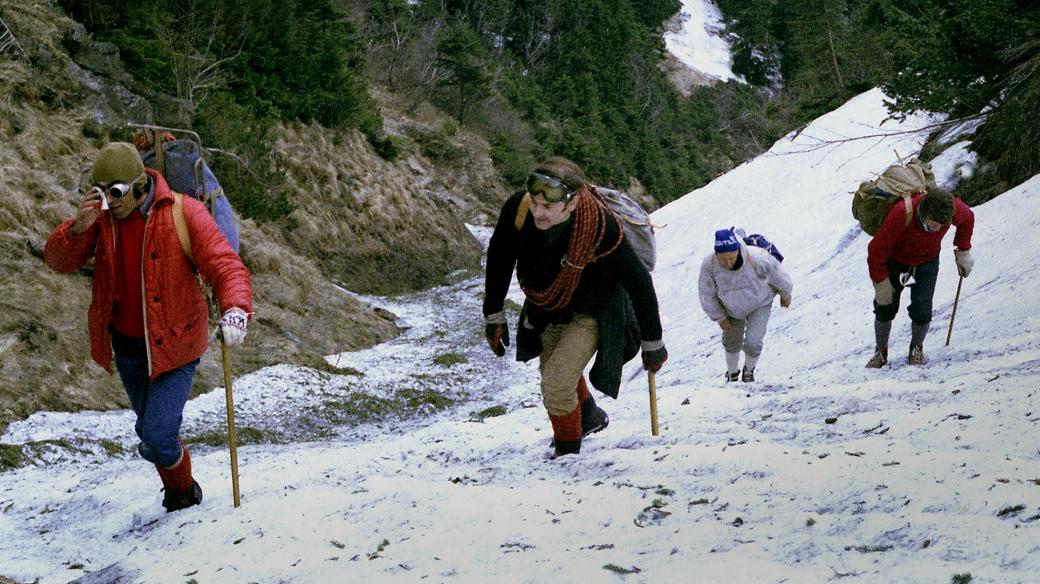Členové Palety vlasti konají prvovýstup na Sněžku, 1974
