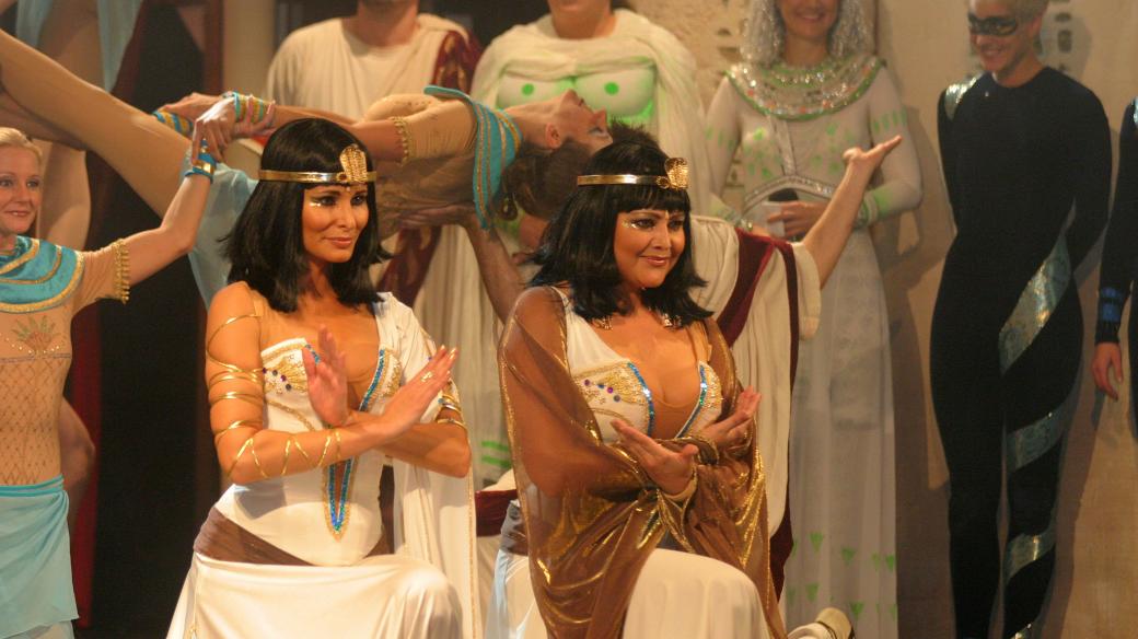 Monika Absolonová a Ilona Csáková v roli Kleopatry, ve stejnojmenném muzikálu hudebního divadla Broadway