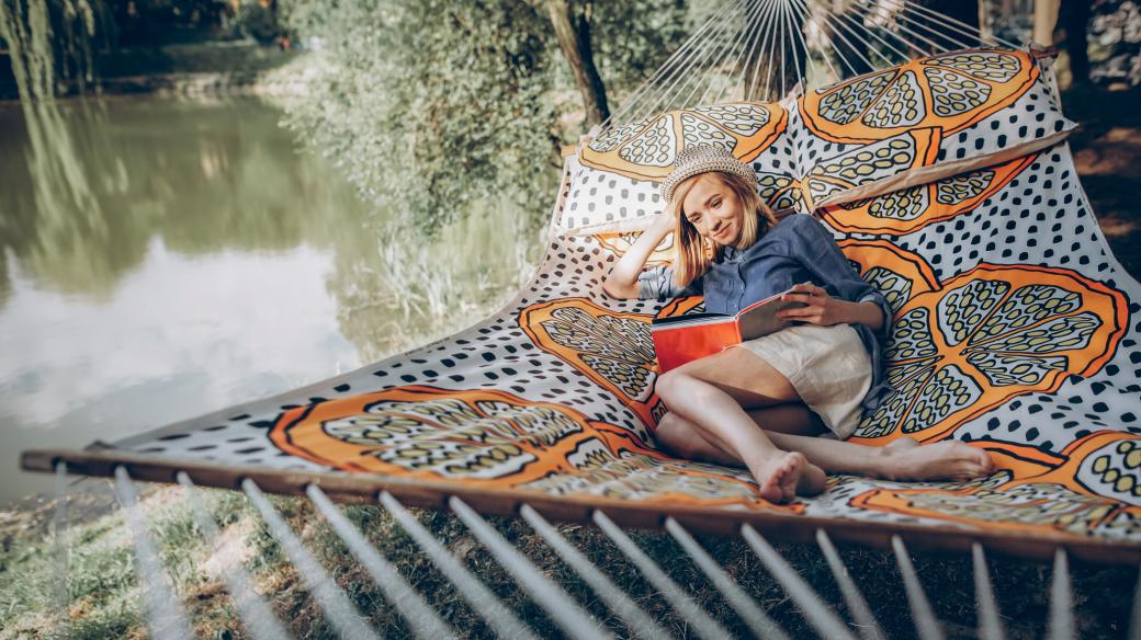 letní dovolená, letní prázdninové čtení, čtenářka