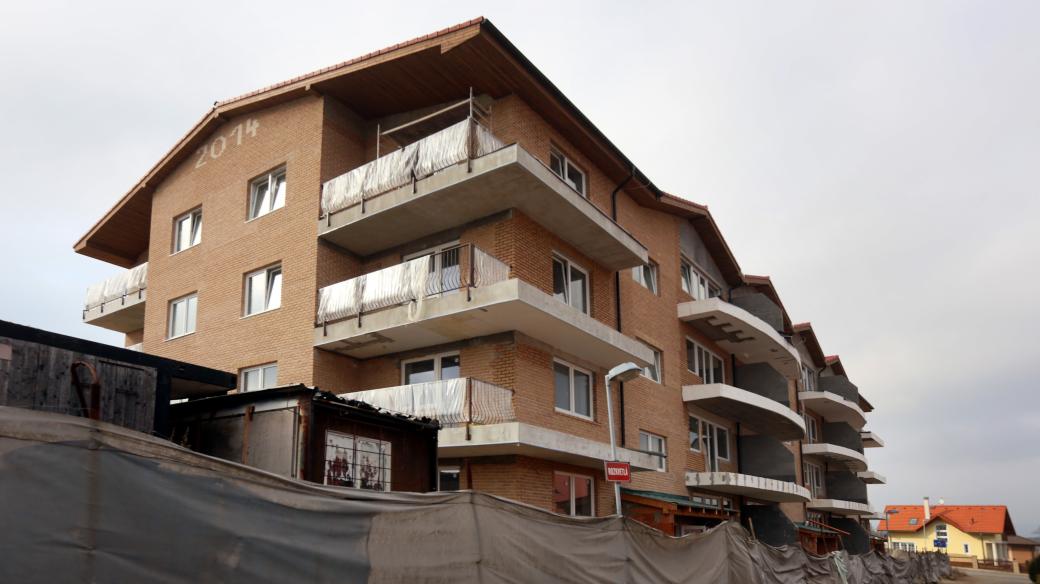 Ke stavbě vysokých bytových domů se budou v referendu vyjadřovat obyvatelé Jenišova na Karlovarsku