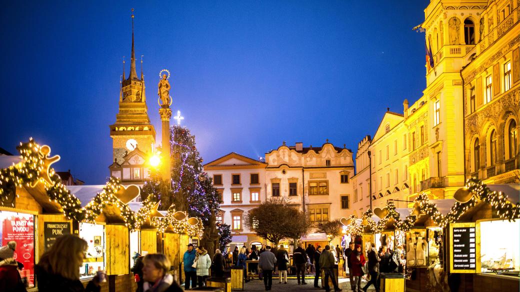 Vánoční atmosféra na Pernštýnském náměstí v Pardubicích