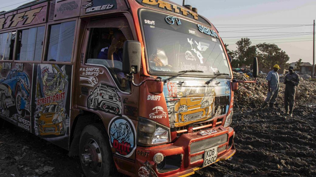 Matatu ve čtyřmilionovém Nairobi zajišťují asi 80 procent tamní veřejné dopravy