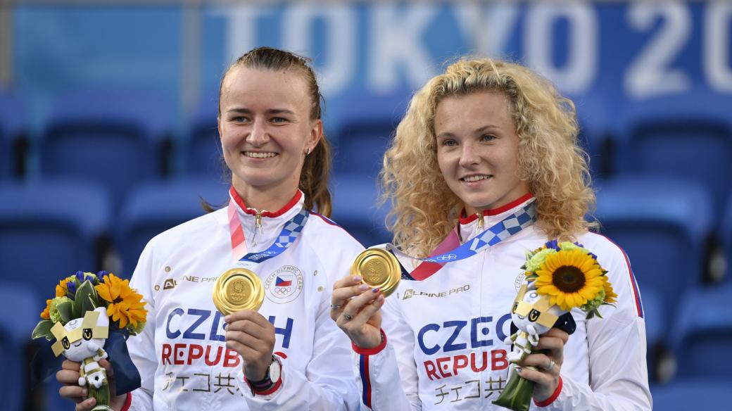 Tenistky Barbora Krejčíková a Kateřina Siniaková získaly na hrách v Tokiu zlatou medaili