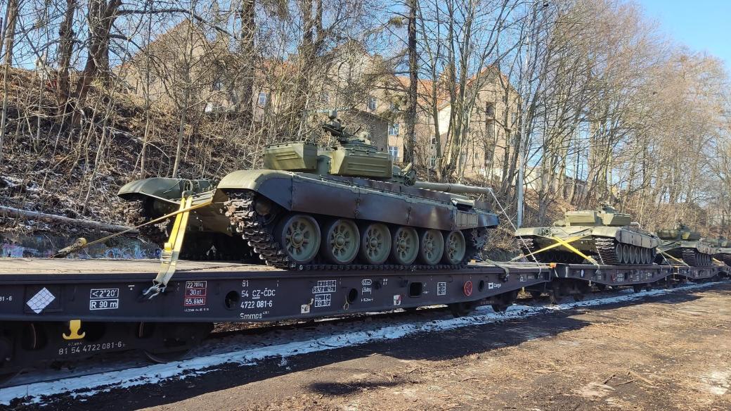 České tanky jedou na Ukrajinu