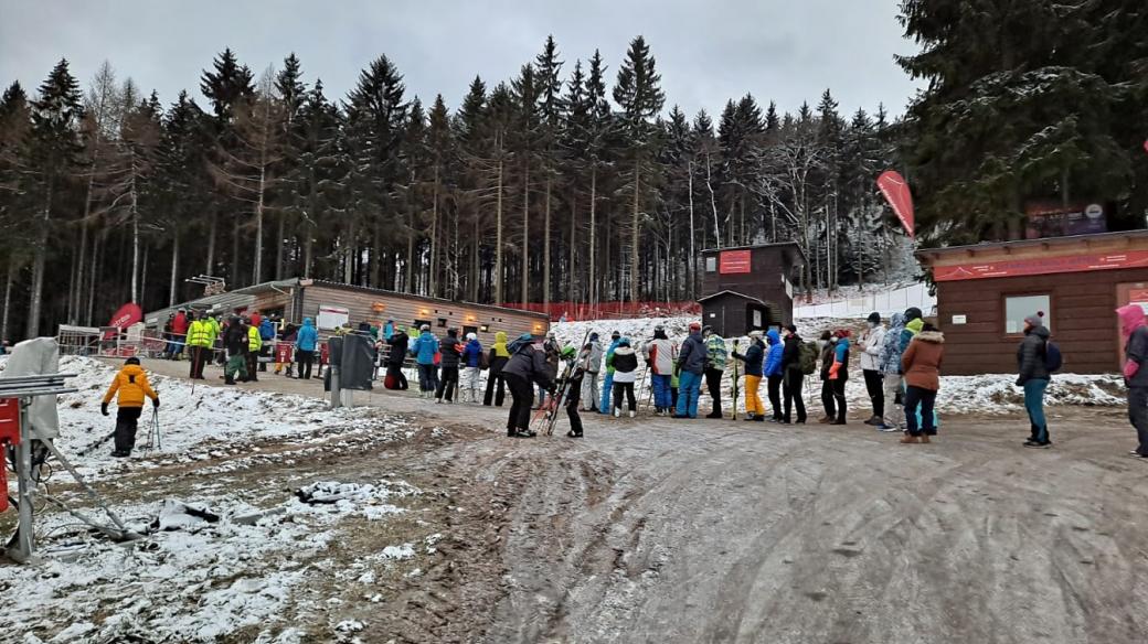 Provozovatel ještědského skiareálu se rozhodl otevřít nově upravenou sjezdovku Nová Skalka, i když jen na jeden den