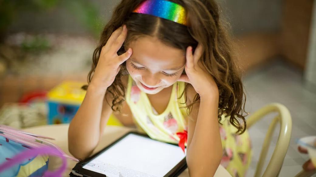 děti, digitální technologie, tablet