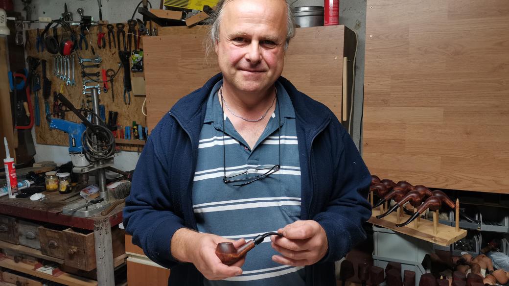 Stanislav Baťa navázal na rodinnou tradici výrobců dýmek, která začínala už v roce 1908