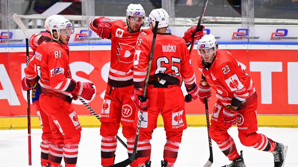 Ve čtvrtek 14. září startuje další ročník extraligy a s ním se vrací pořad S mikrofonem za hokejem