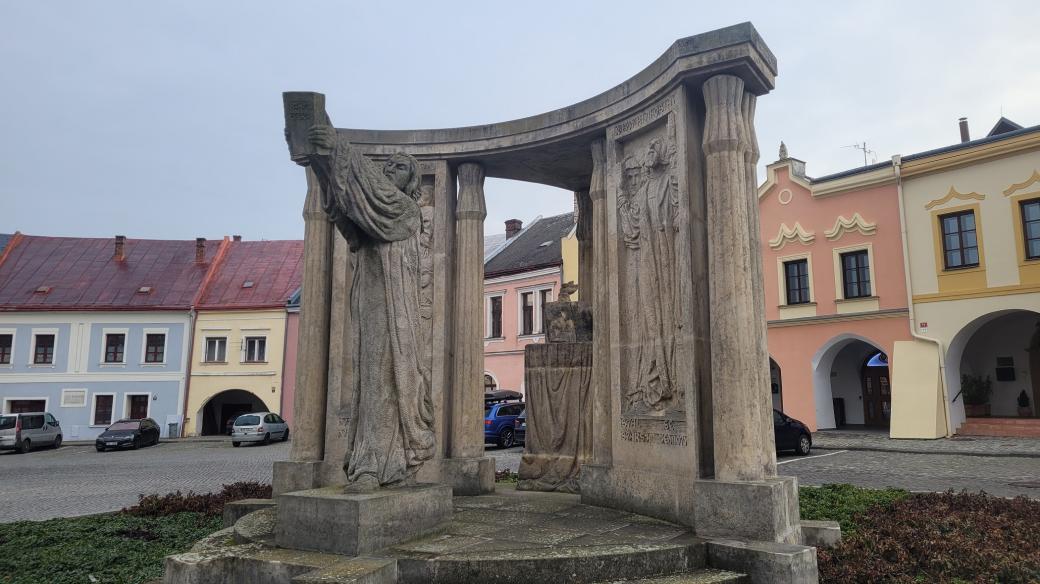 Pomník Jana Blahoslava od Františka Bílka letos oslaví 100 let