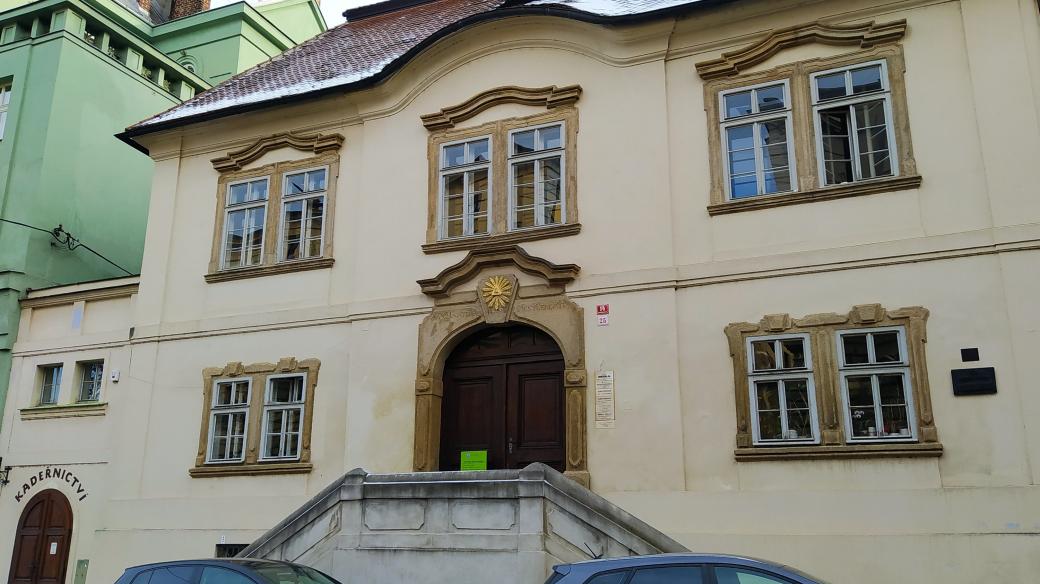 Mestlův dům v Plzni zaujme krásným schodištěm